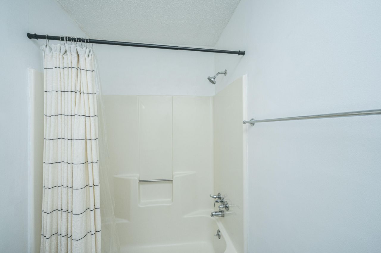 1009 Douglas Wayne Road Photo 16