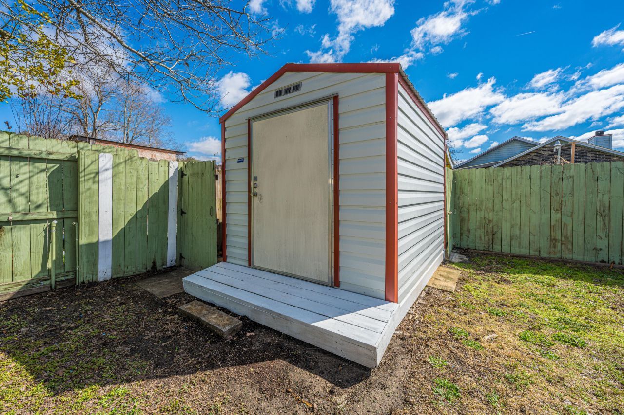 1009 Douglas Wayne Road Photo 22