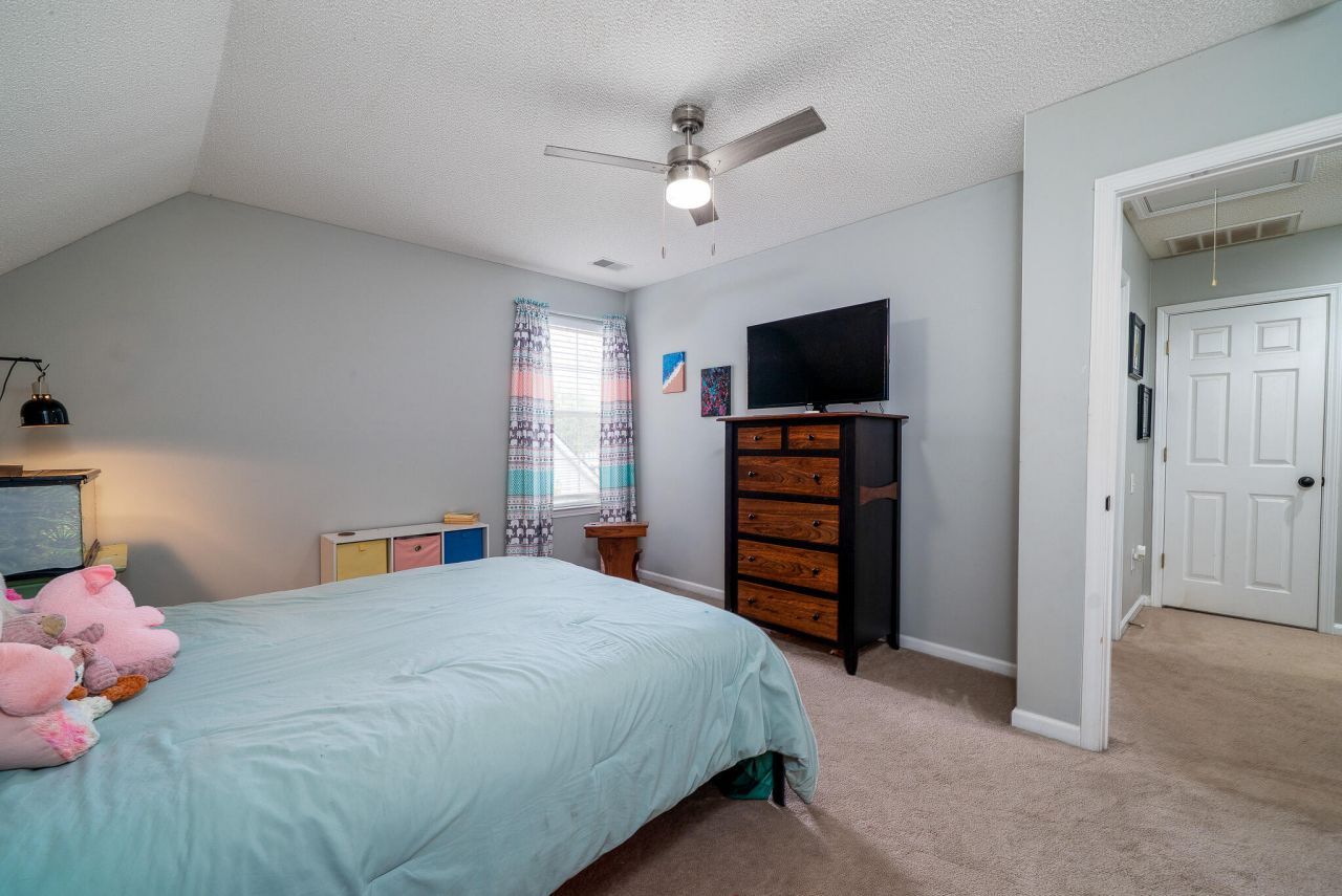 2204 Kings Gate Lane Photo 28