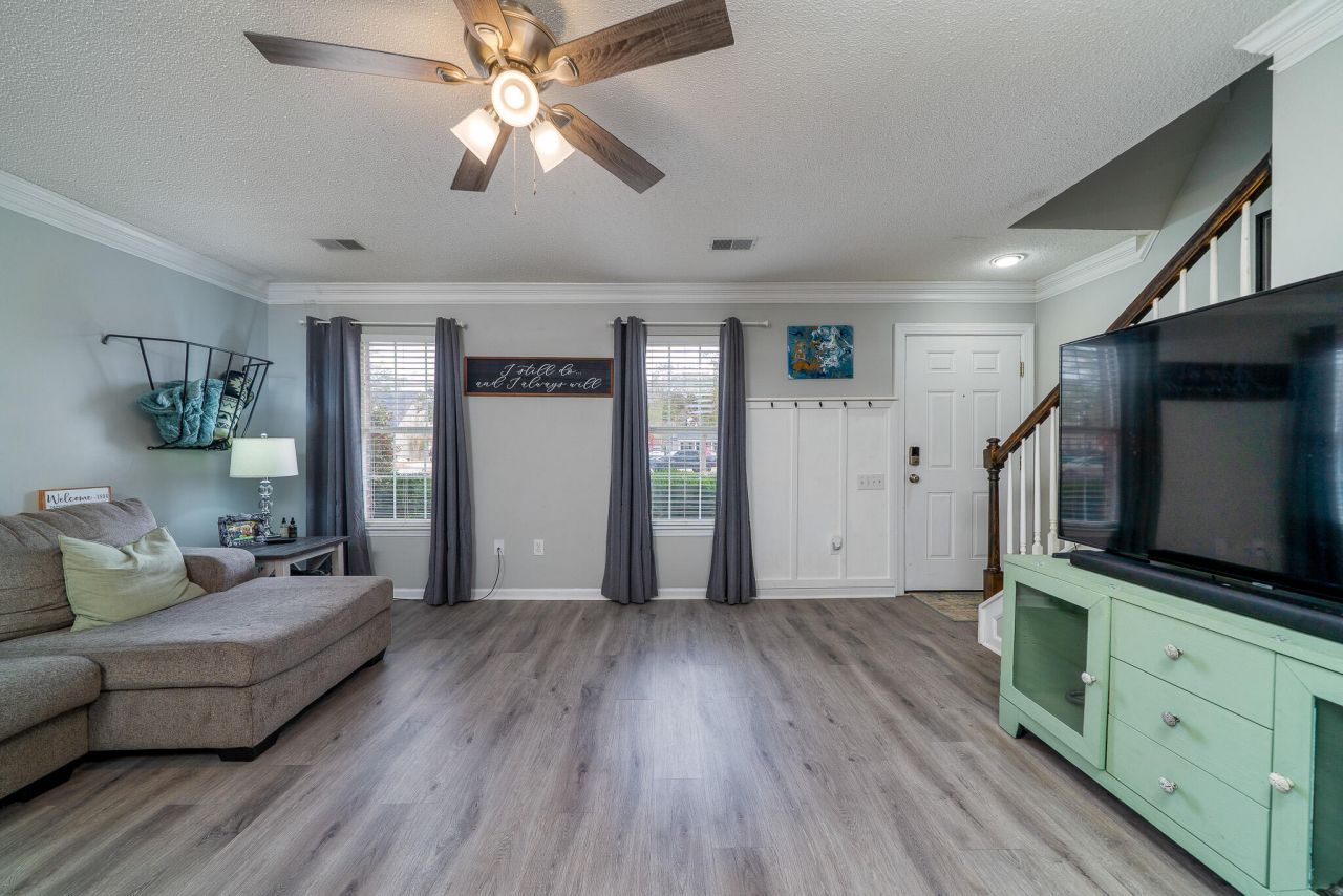 2204 Kings Gate Lane Photo 7