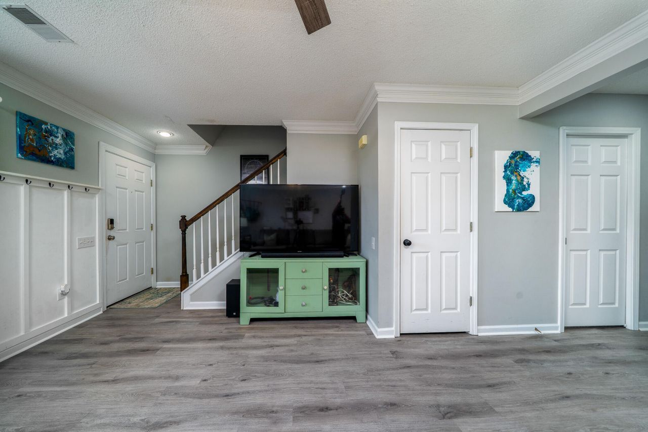 2204 Kings Gate Lane Photo 8