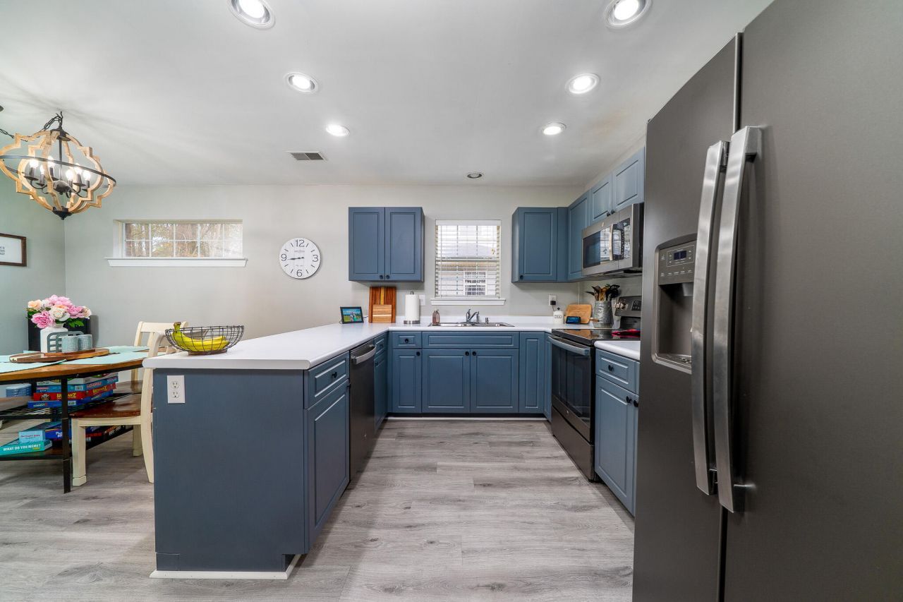 2204 Kings Gate Lane Photo 9