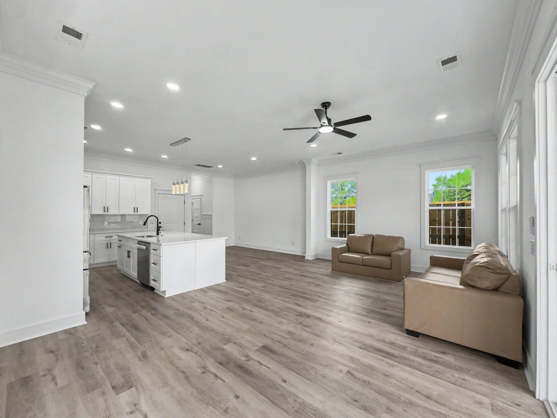 1906 Gumwood Boulevard Photo 13