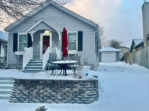 1068 Arundel Street , Saint Paul, MN 55117