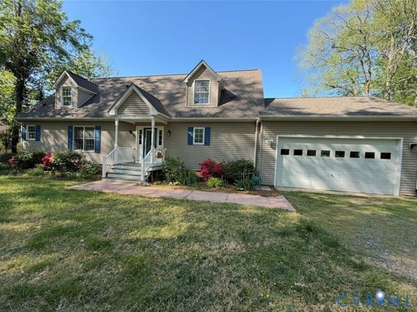 82 Westmoreland Blvd, Hague, VA 22469