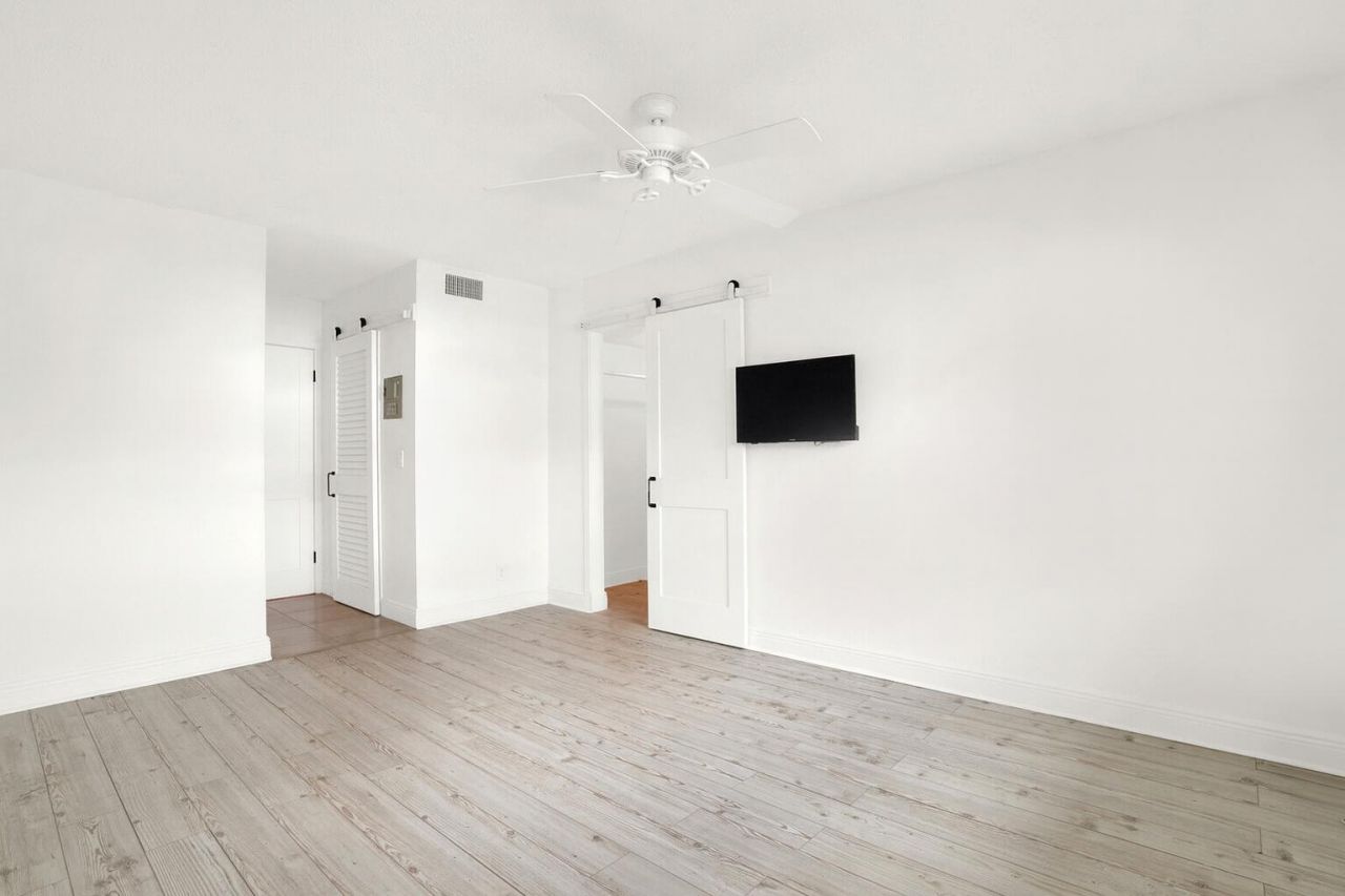 32 Colonial Club Drive, Unit 203, Boynton Beach, FL 33435 Photo