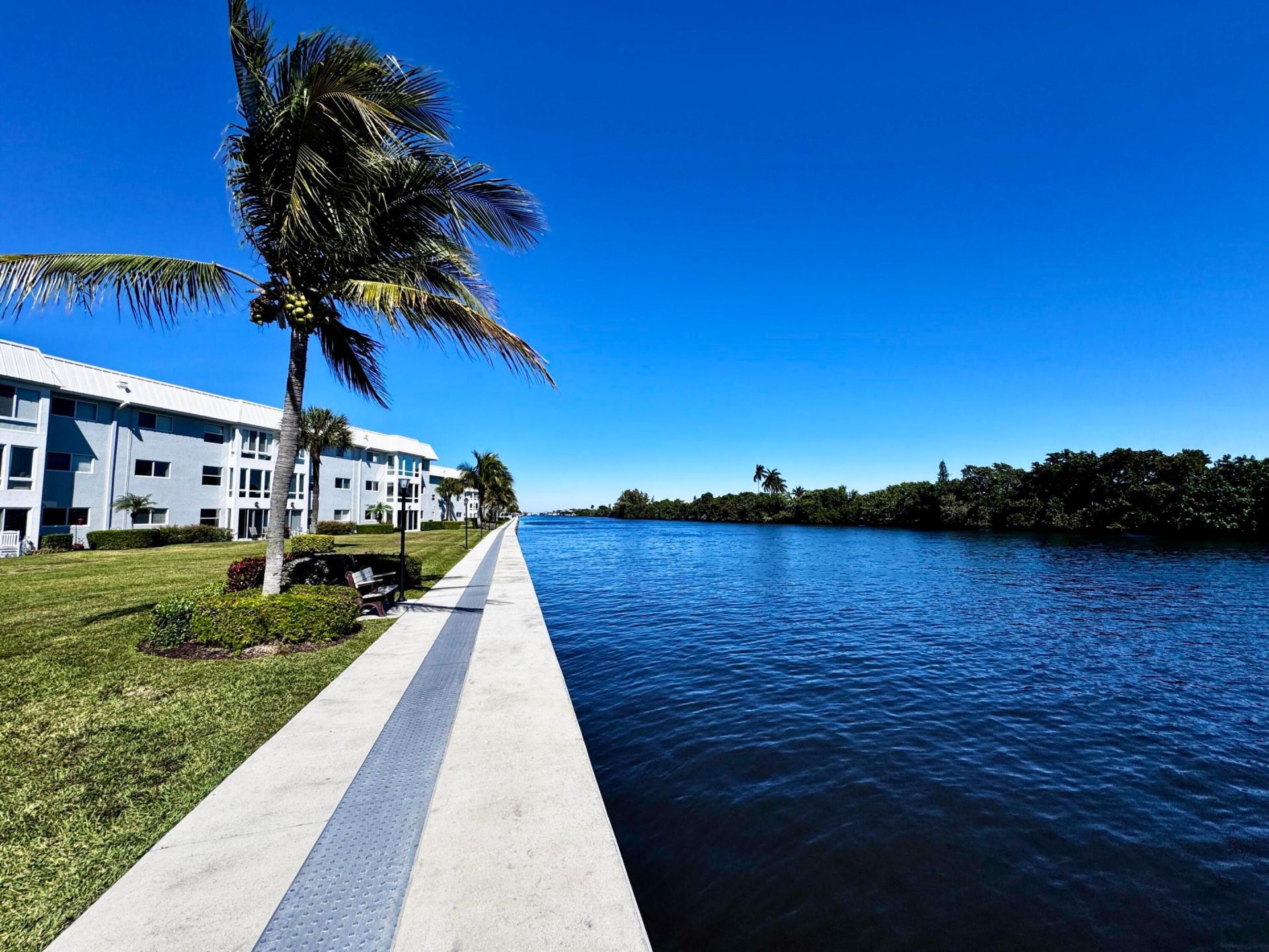 32 Colonial Club Drive, Unit 203, Boynton Beach, FL 33435 Photo