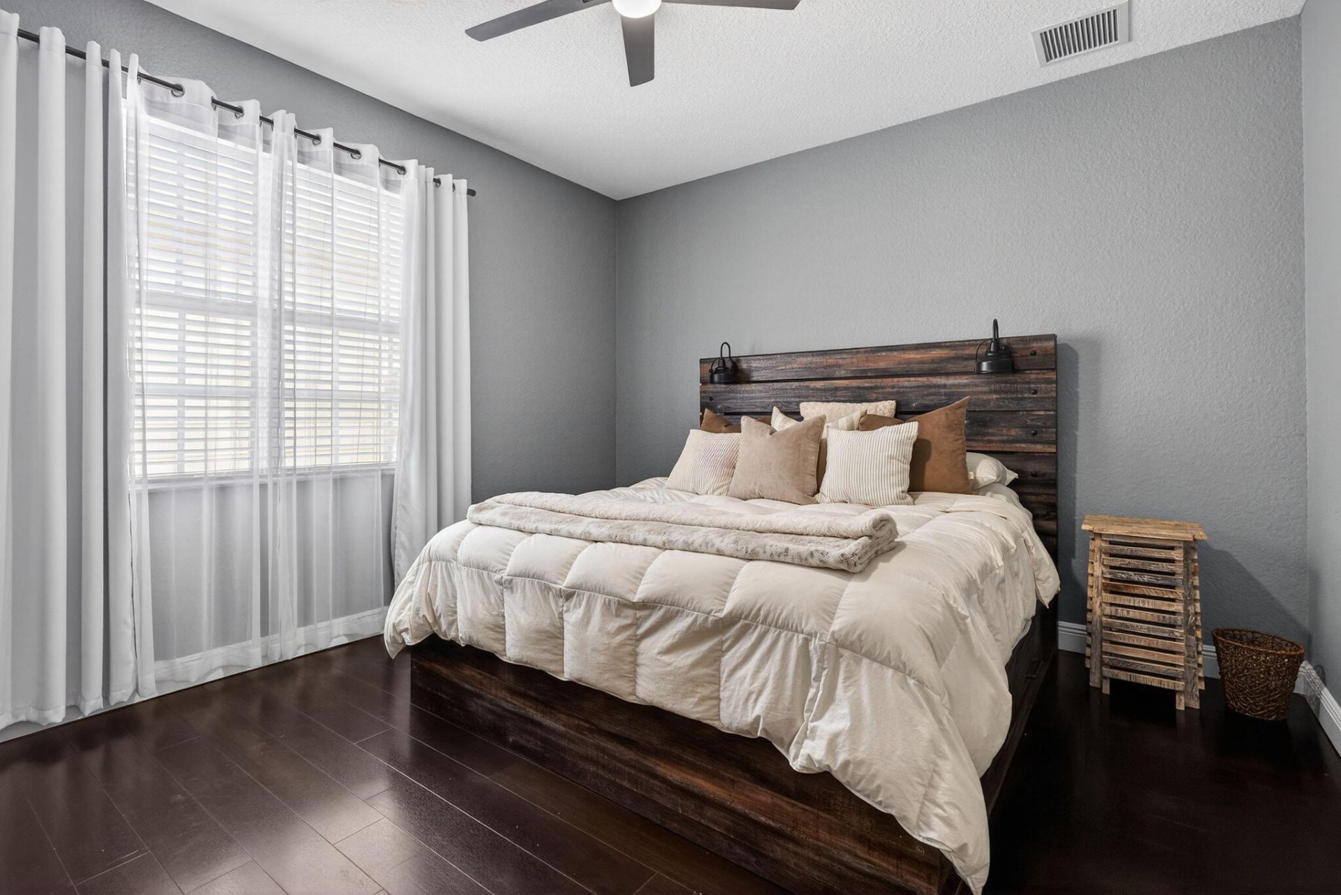 203 E Thatch Palm Circle, Jupiter, FL 33458 Photo