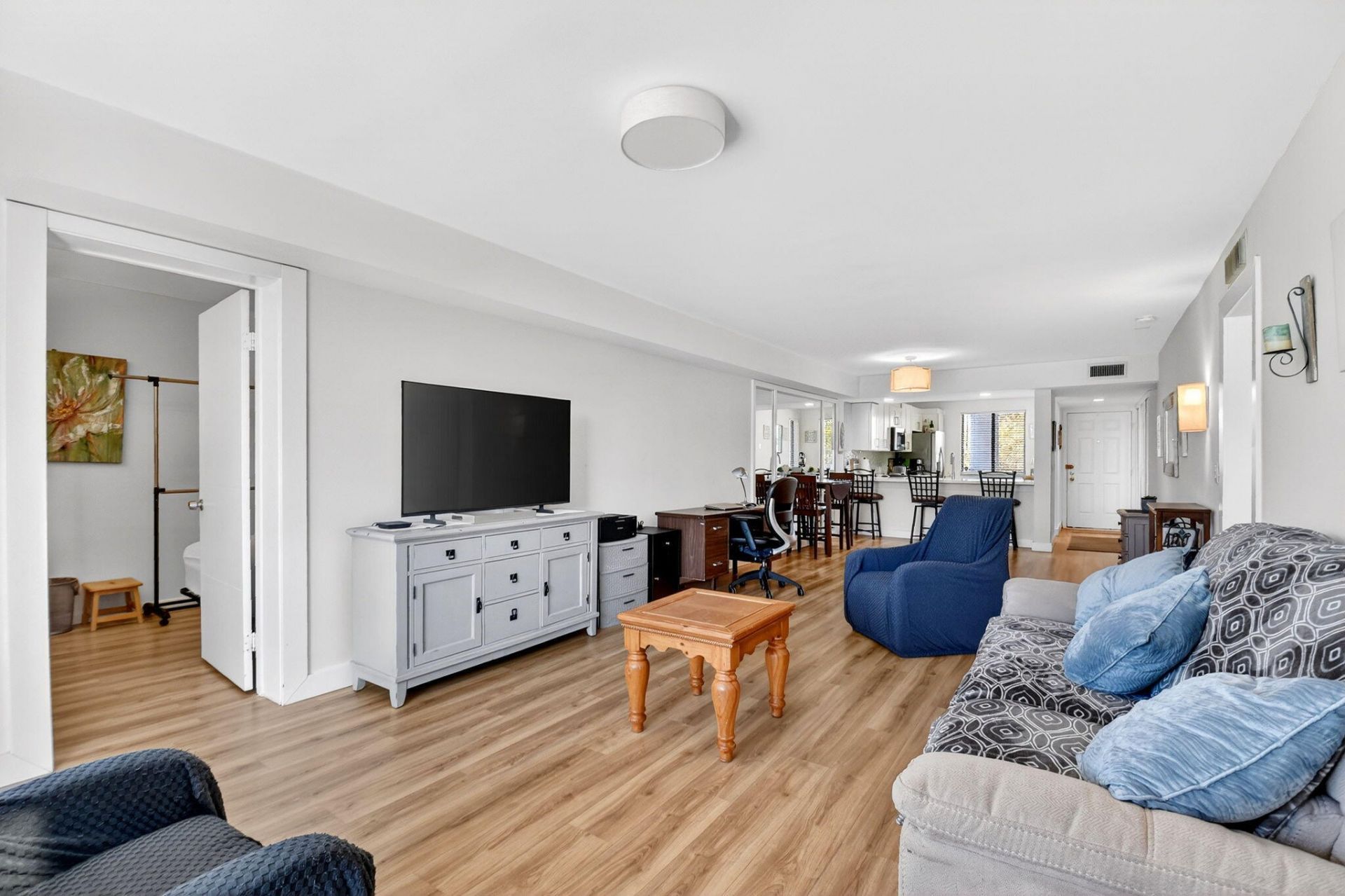 2701 Village Boulevard, Unit 303, West Palm Beach, FL 33409 Photo