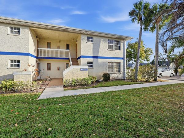 1502 SE Royal Green Circle, Unit 201, Port St. Lucie, FL 34952