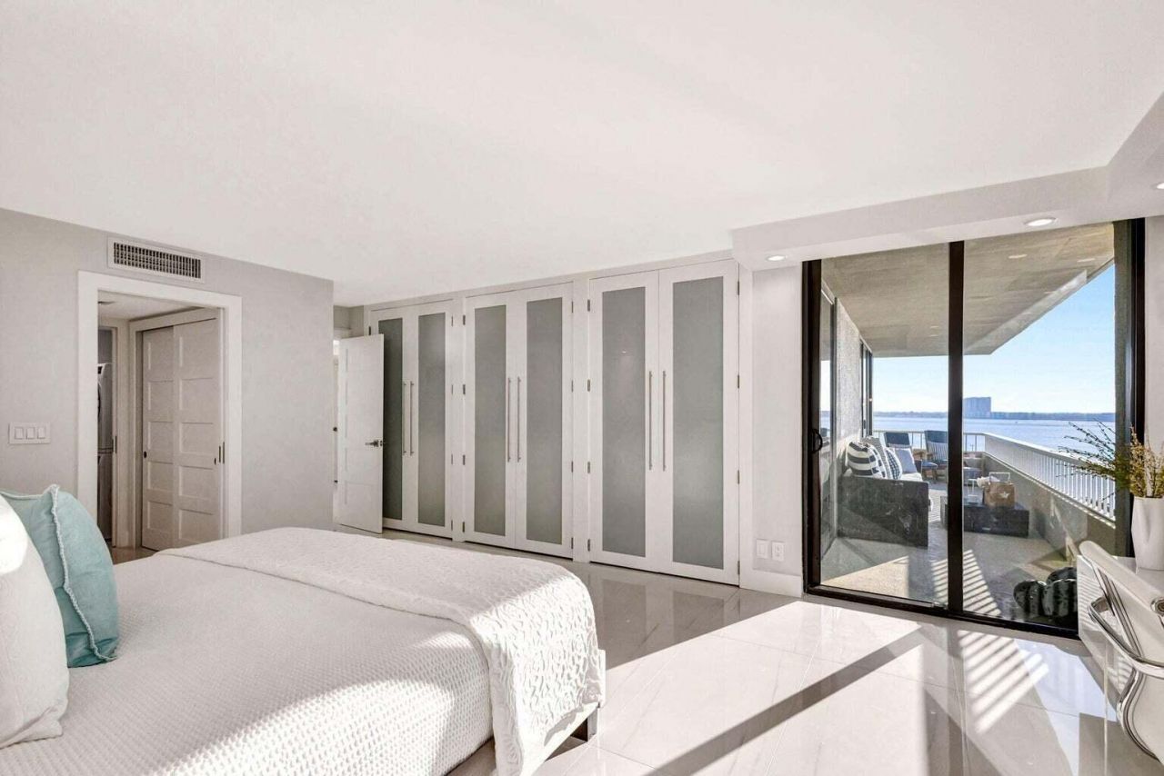 5510 N Ocean Drive, Unit 8 D, Singer Island, FL 33404 Photo