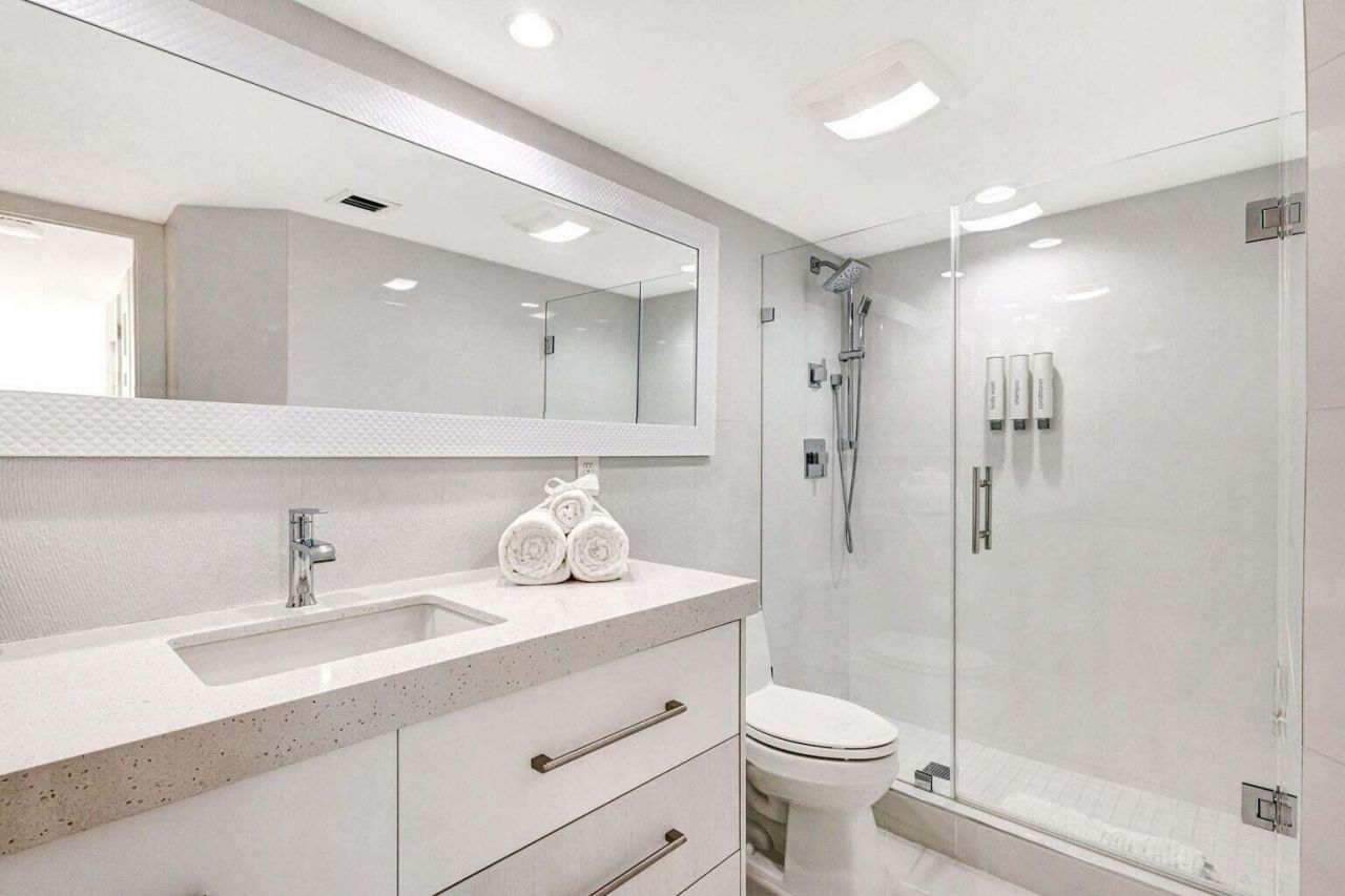 5510 N Ocean Drive, Unit 8 D, Singer Island, FL 33404 Photo