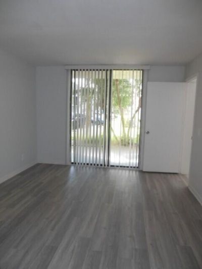 718 Executive Center Drive, Unit 13, West Palm Beach, FL 33401 Photo