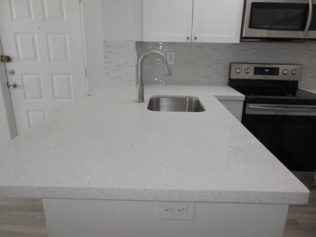 718 Executive Center Drive, Unit 13, West Palm Beach, FL 33401 Photo