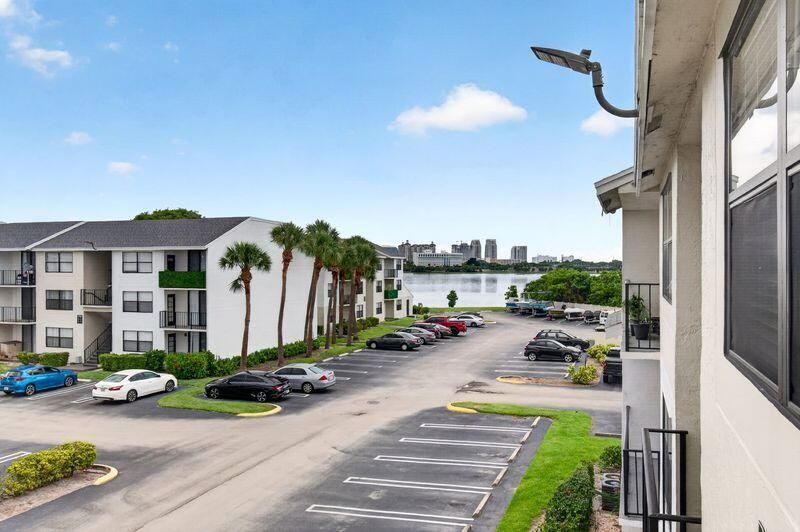 738 Executive Center Drive, Unit 35, West Palm Beach, FL 33401 Photo