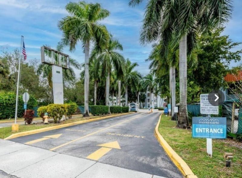 492 NW 165th St Road, Unit C-614, Miami, FL 33169 Photo