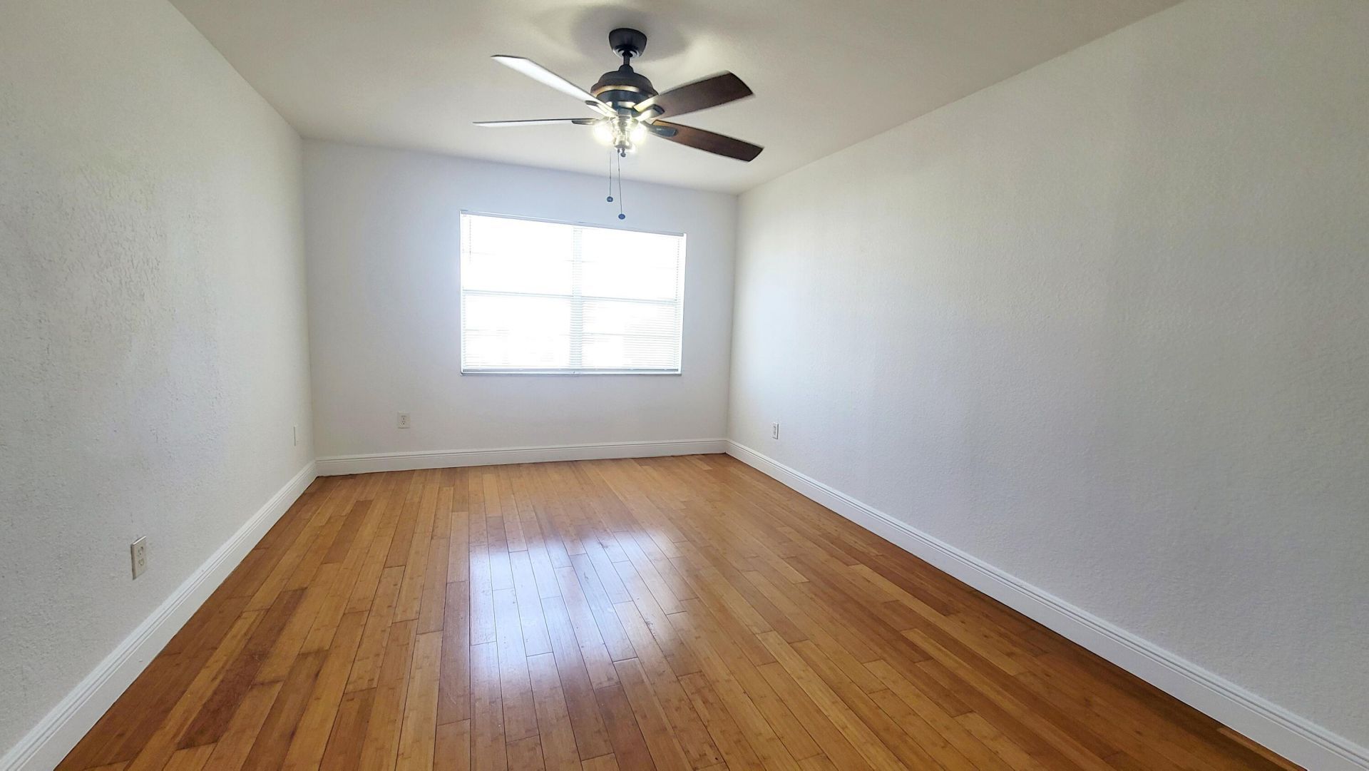 492 NW 165th St Road, Unit C-614, Miami, FL 33169 Photo