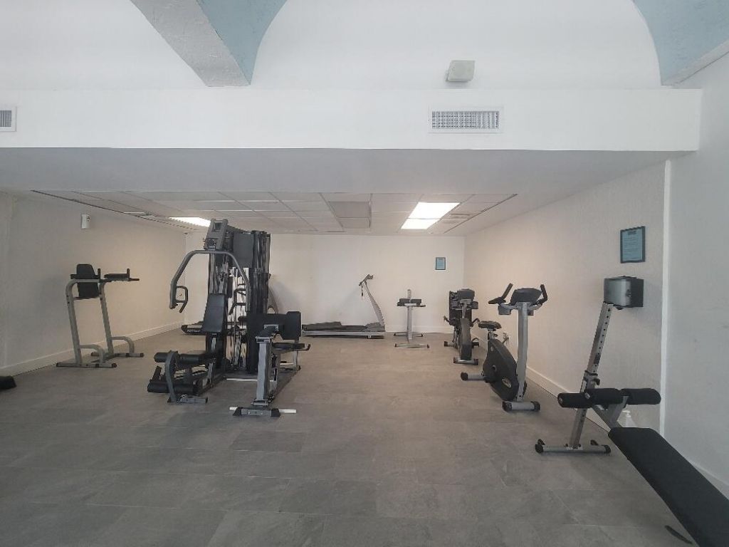 492 NW 165th St Road, Unit C-614, Miami, FL 33169 Photo