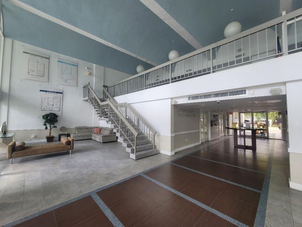 492 NW 165th St Road, Unit C-614, Miami, FL 33169 Photo