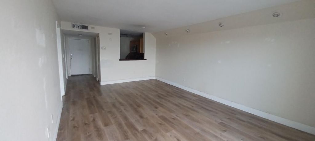 492 NW 165th St Road, Unit C-614, Miami, FL 33169 Photo