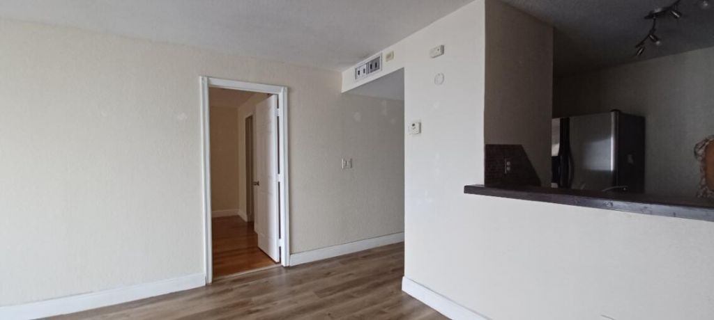 492 NW 165th St Road, Unit C-614, Miami, FL 33169 Photo