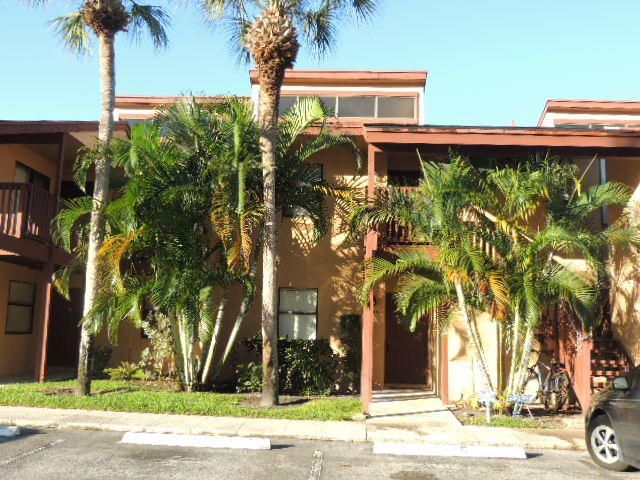 2505 Lakeview Circle, Royal Palm Beach, FL 33411 Photo