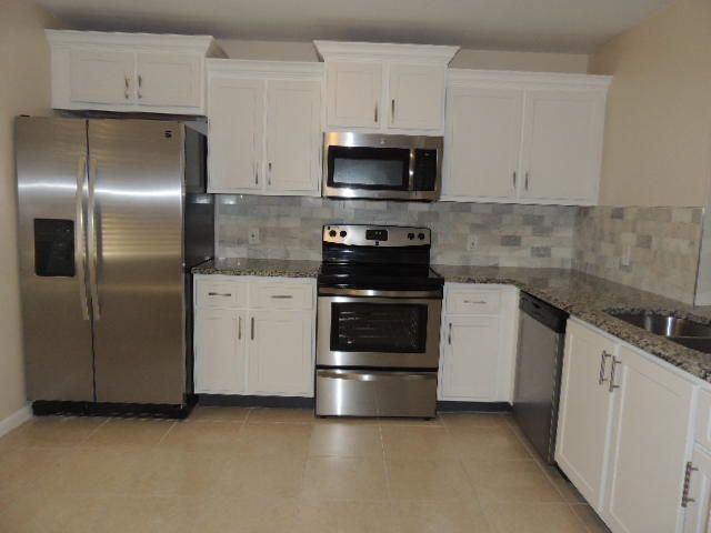 2505 Lakeview Circle, Royal Palm Beach, FL 33411 Photo