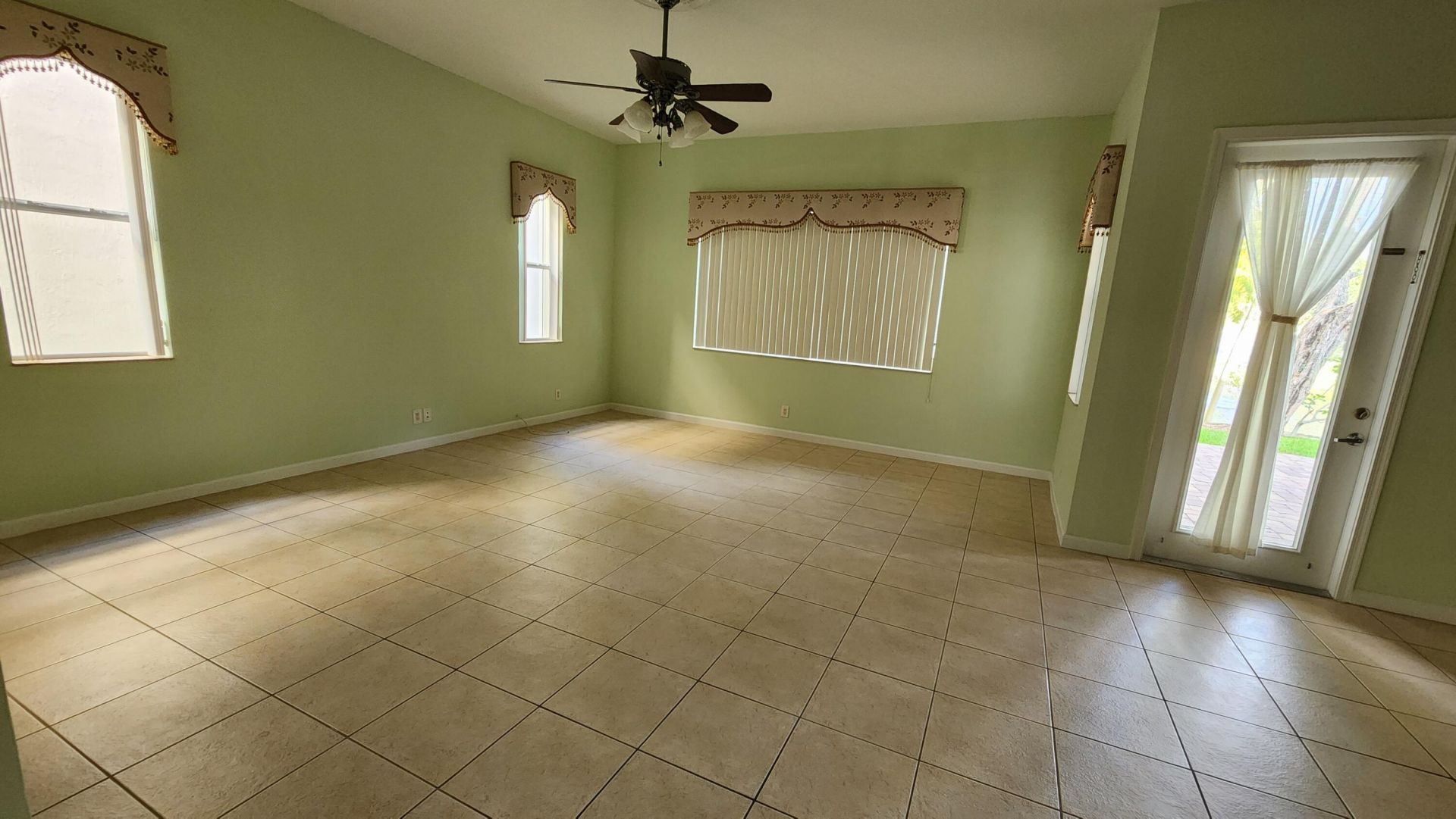 1042 Grove Park Circle, Boynton Beach, FL 33436 Photo