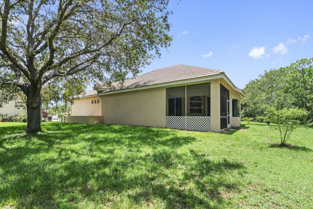 677 SW Andros Circle, Port Saint Lucie, FL 34986 Photo