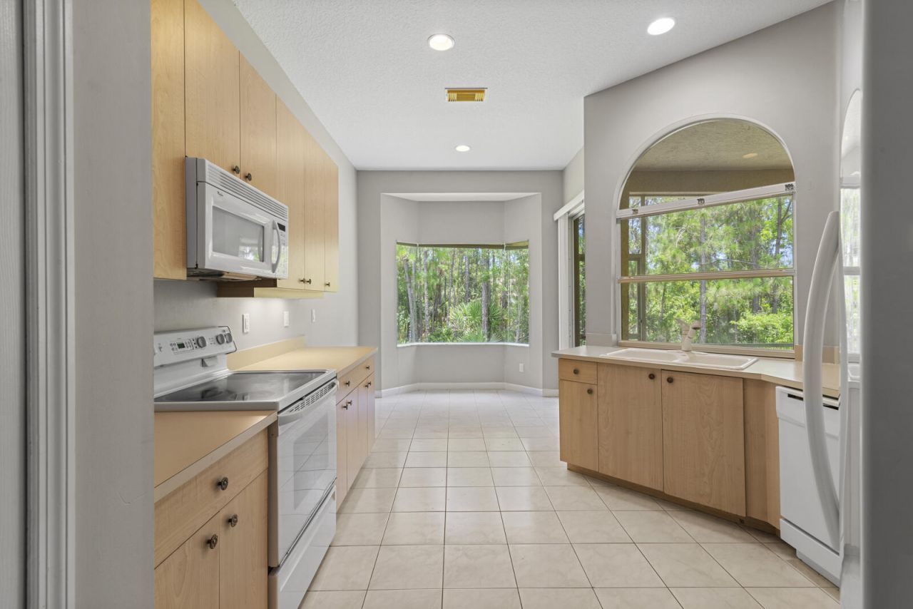 677 SW Andros Circle, Port Saint Lucie, FL 34986 Photo