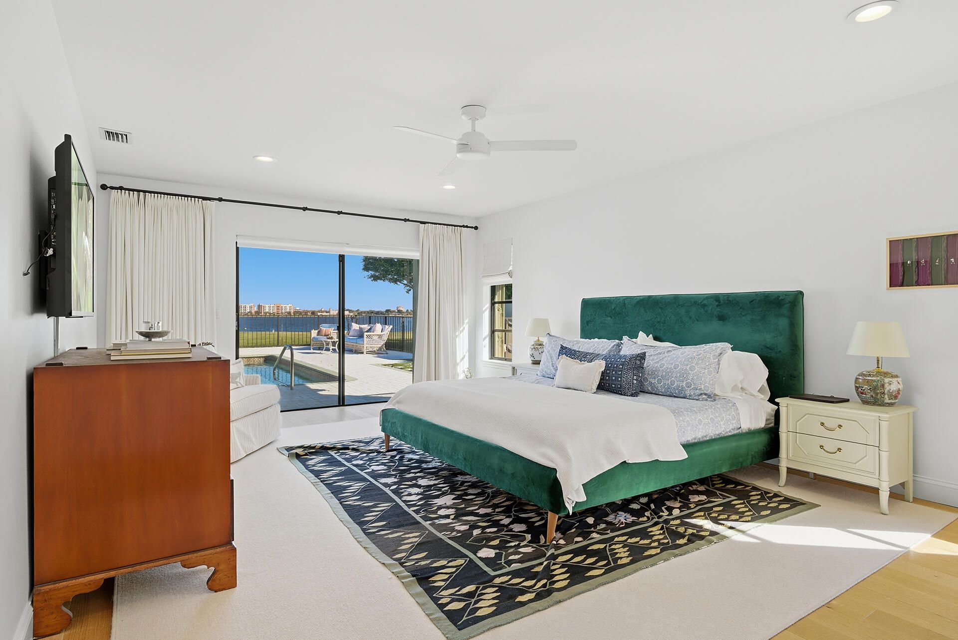 2308 Embassy Drive, West Palm Beach, FL 33401 Photo