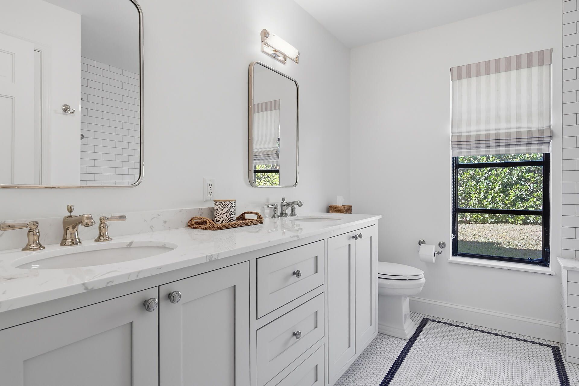 2308 Embassy Drive, West Palm Beach, FL 33401 Photo