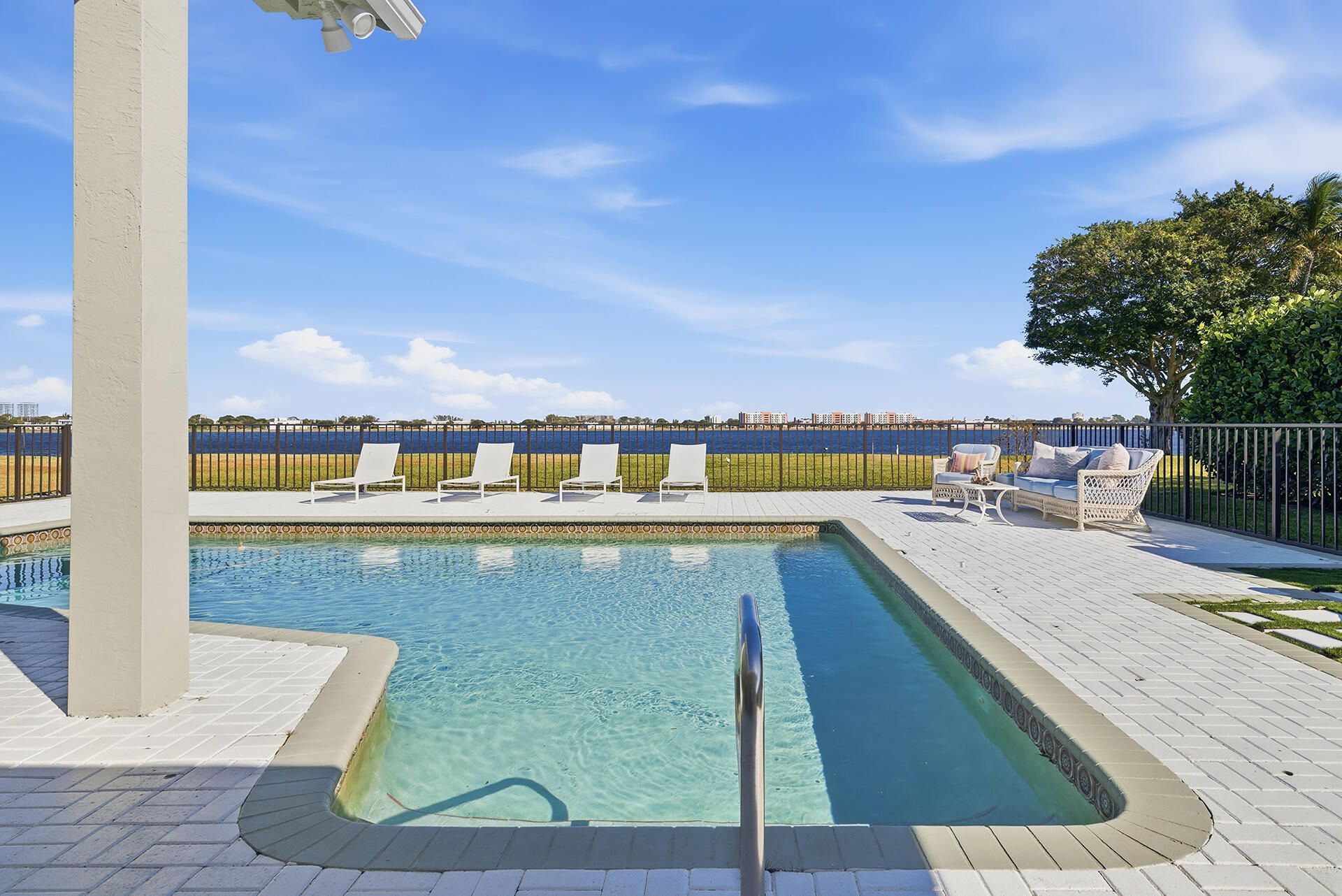 2308 Embassy Drive, West Palm Beach, FL 33401 Photo