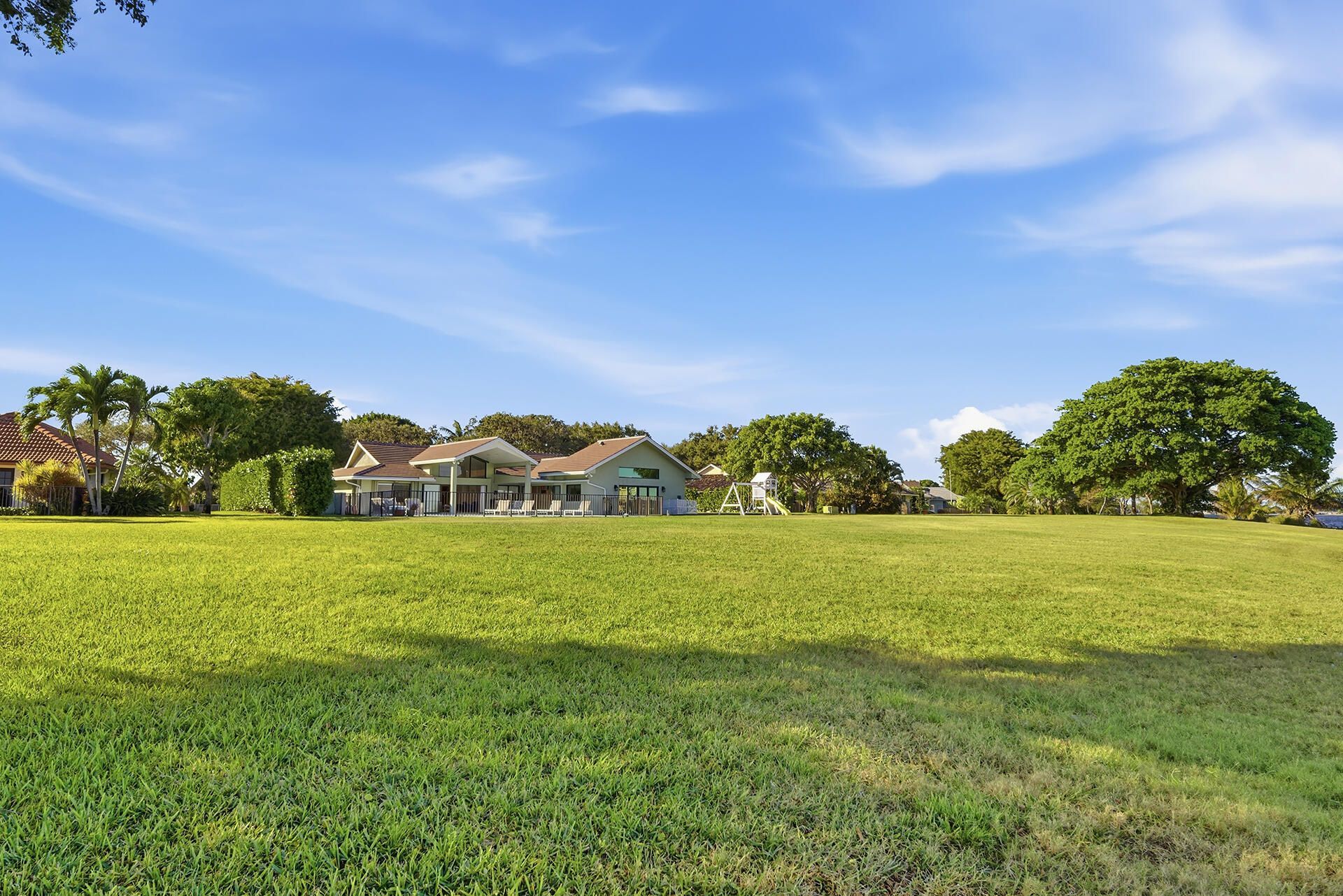 2308 Embassy Drive, West Palm Beach, FL 33401 Photo