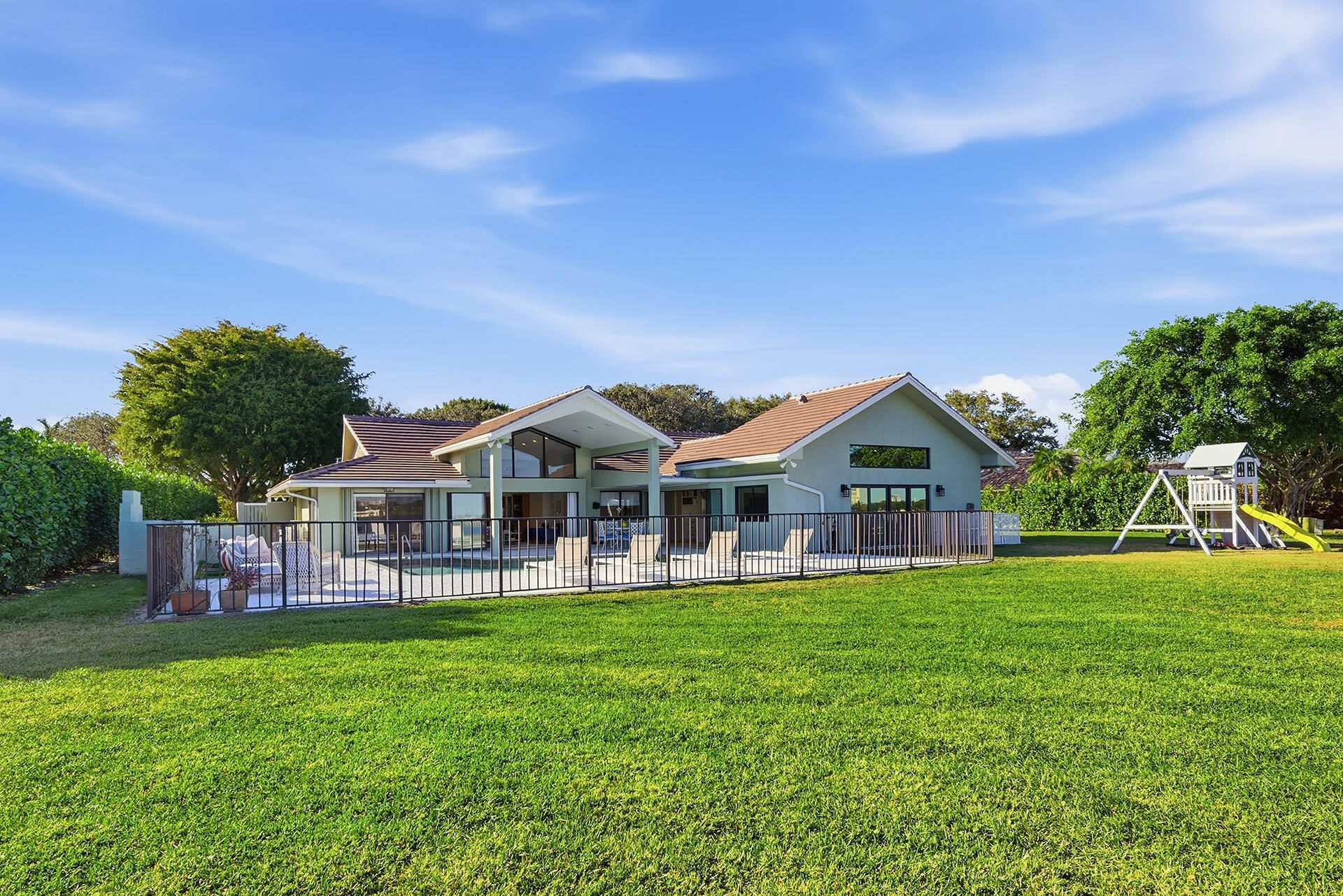 2308 Embassy Drive, West Palm Beach, FL 33401 Photo