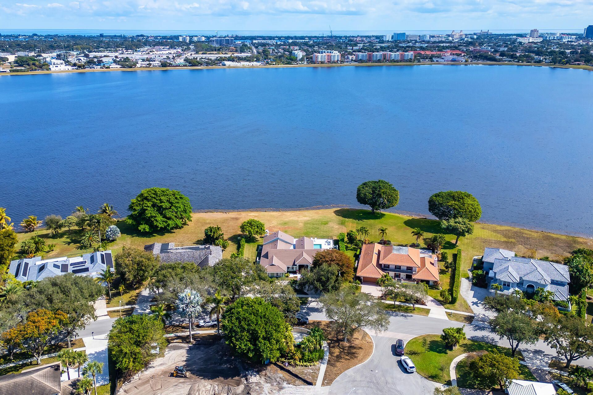 2308 Embassy Drive, West Palm Beach, FL 33401 Photo