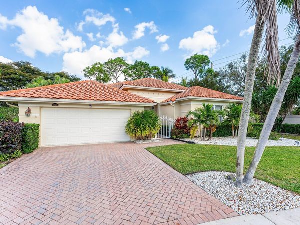 6529 Jog Estates Lane, Boynton Beach, FL 33437
