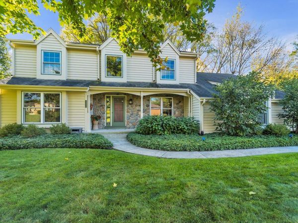 9615 W Huntington DRIVE, Mequon, WI 53097