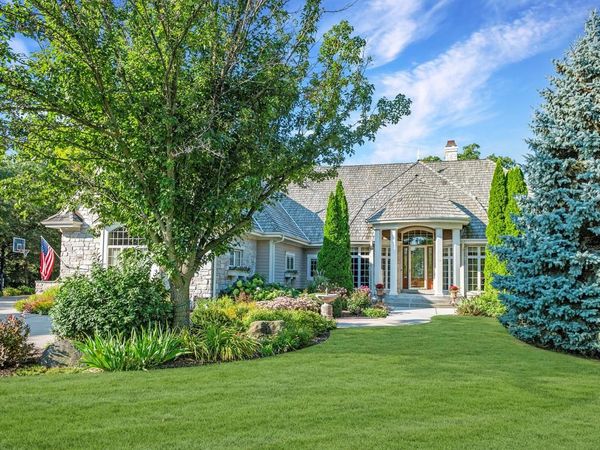 1600 E Juniper WAY, Hartland, WI 53029