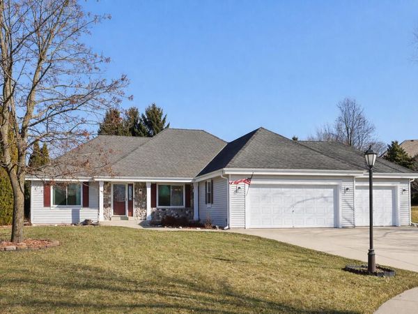 1905 Hunter COURT, Waukesha, WI 53189