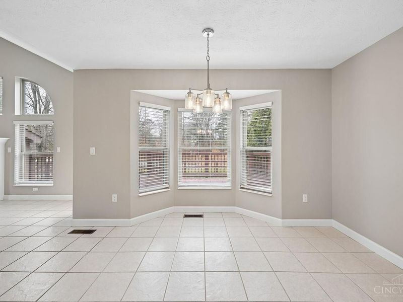 3653 Legend Oaks Drive, Amelia, OH 45102 Photo 10