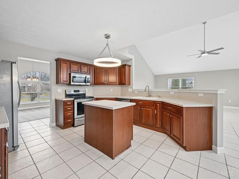 3653 Legend Oaks Drive, Amelia, OH 45102 Photo 11