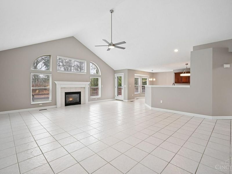 3653 Legend Oaks Drive, Amelia, OH 45102 Photo 8