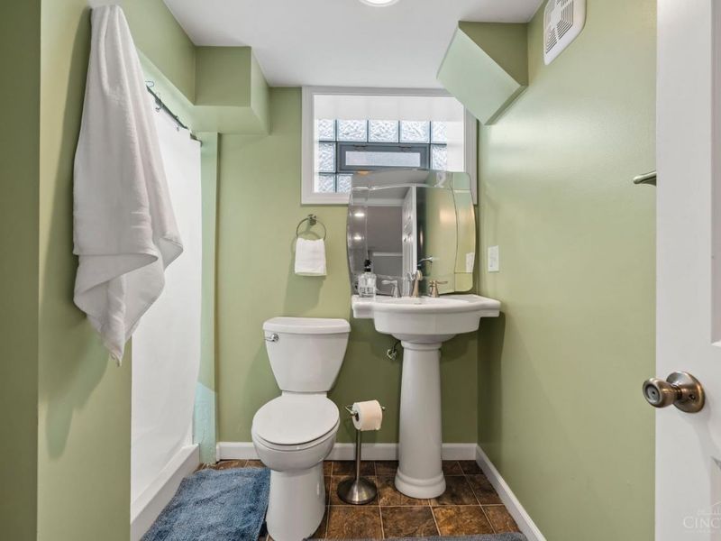 2557 Shanmoor Avenue, Norwood, OH 45212 Photo 36