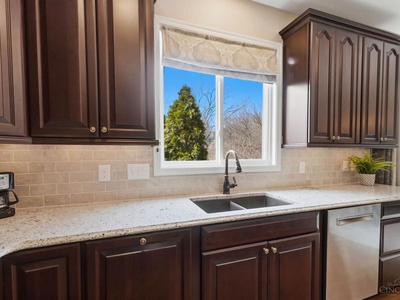 7531 Tylers Hill Court, West Chester, OH 45069 Photo 19