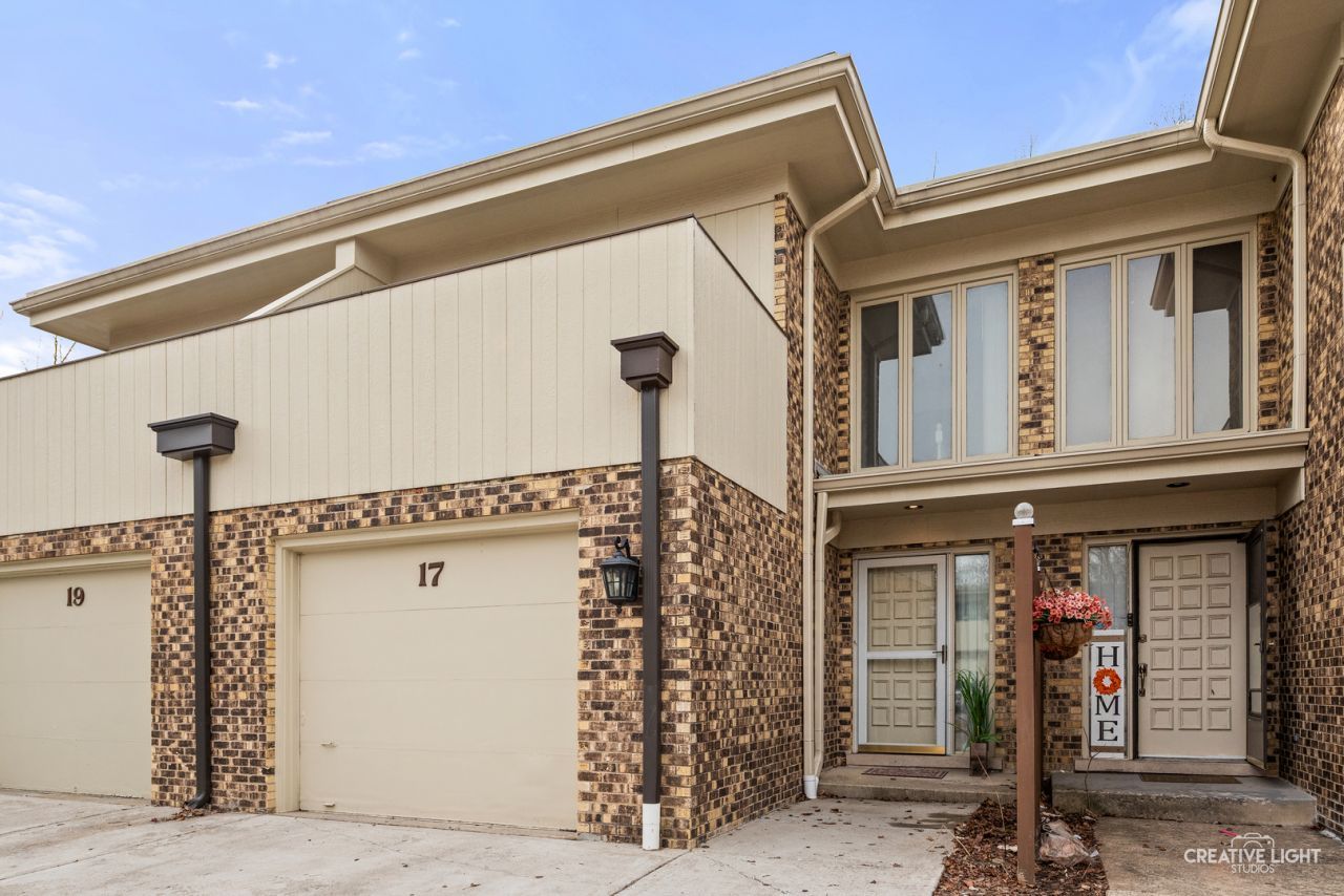 17 Sorrento Drive, Palos Heights, IL 60463 Main Photo