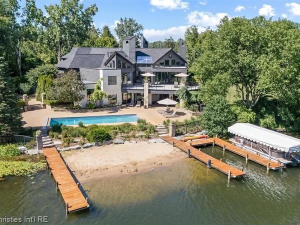 4912 Oakwood Court, Commerce Twp, MI 48382