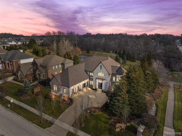 1021 Clear Creek Drive, Rochester Hills, MI 48306