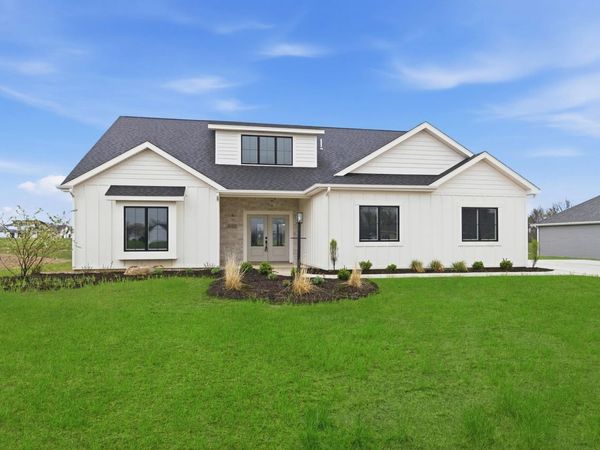 10483 Spamount Cove, Leo, IN 46765