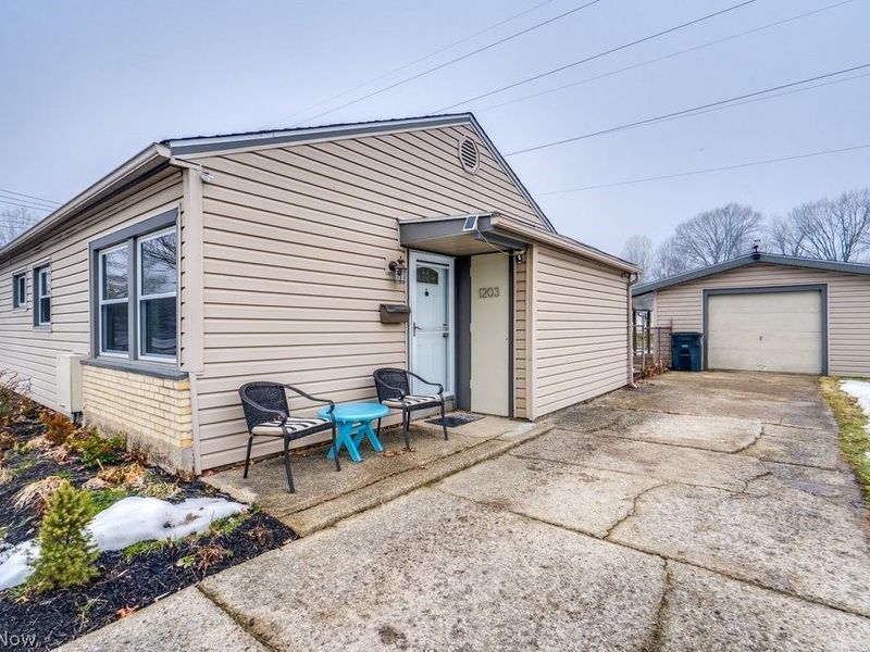 1203 Sarlson Avenue, Akron, OH 44314 Photo 4